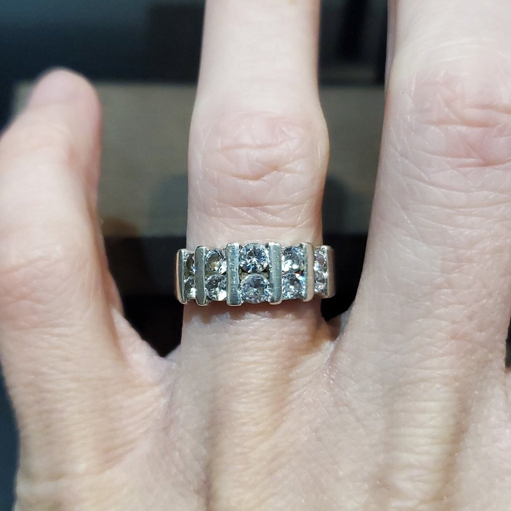 Size 7 925 Sterling Silver Cool Pattern CZ Gem Ring